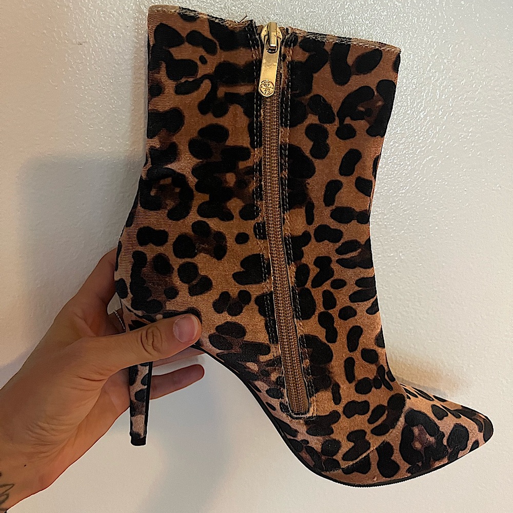 Guess cheetah print heels NWOT